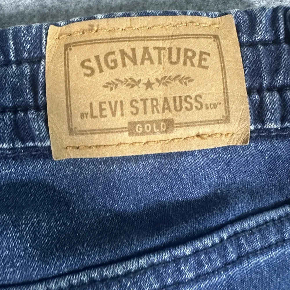 Signature Levi Strauss Gold Pull-On Jeans Boys 7 Blue Stretch Denim ElasticWaist